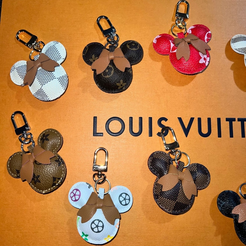 NEW Monogram Mouse Keychain Bag Charm - Picture 8 of 14
